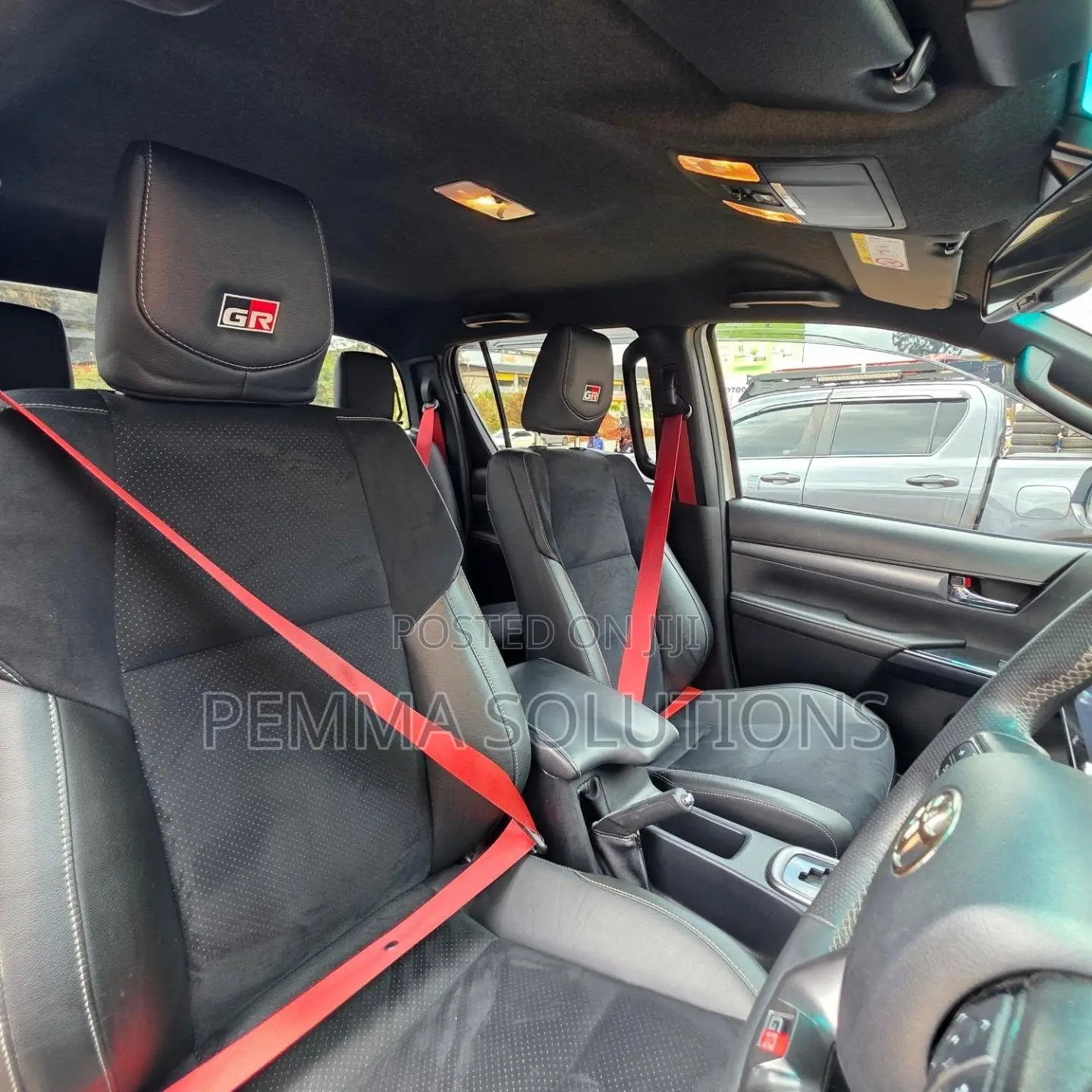 Toyota Hilux 2024 White