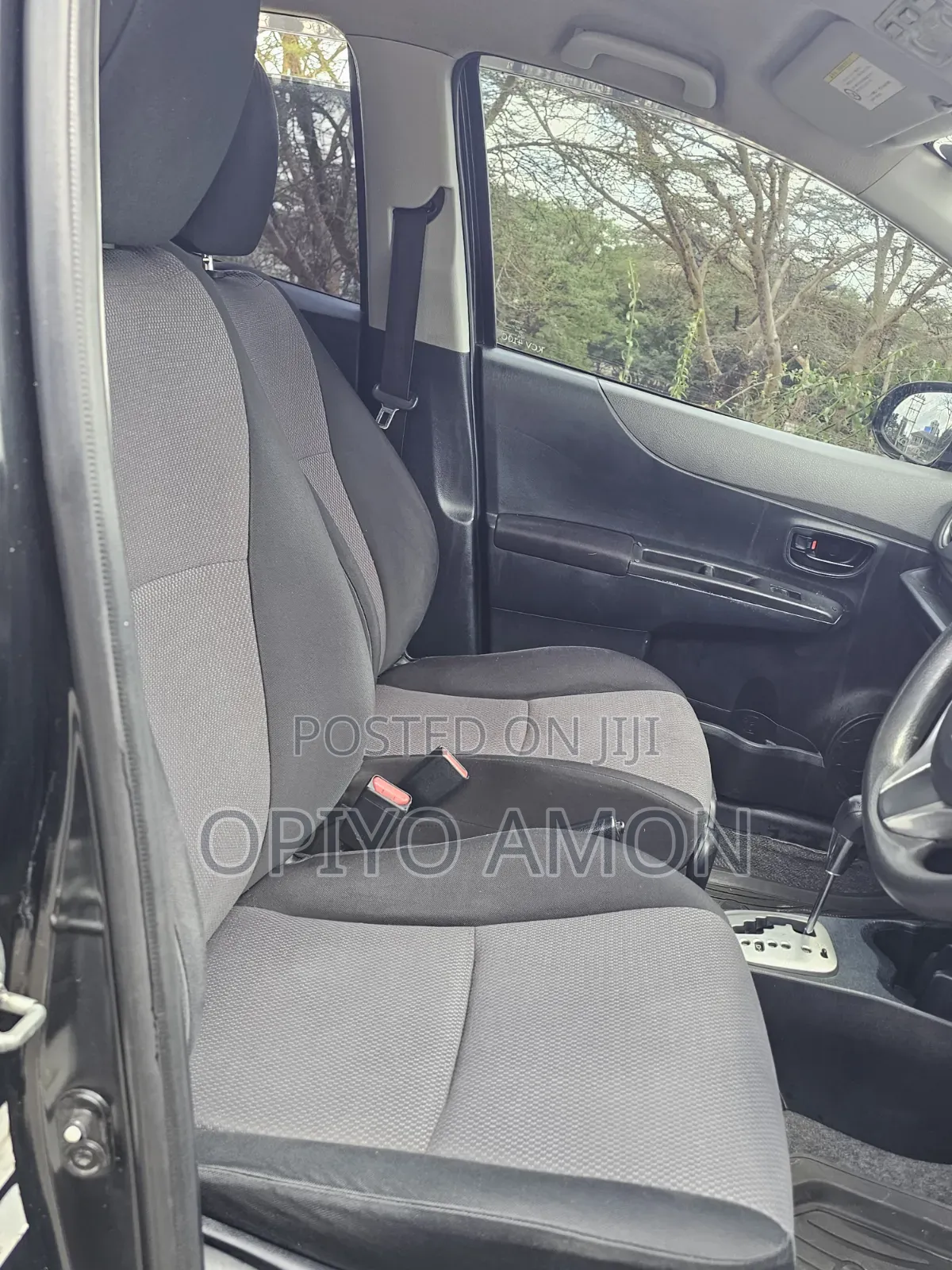 Toyota Vitz 2012 Black