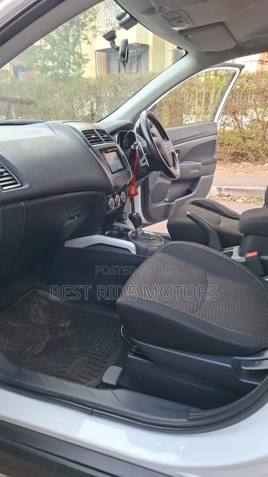 Mitsubishi RVR 2013 White