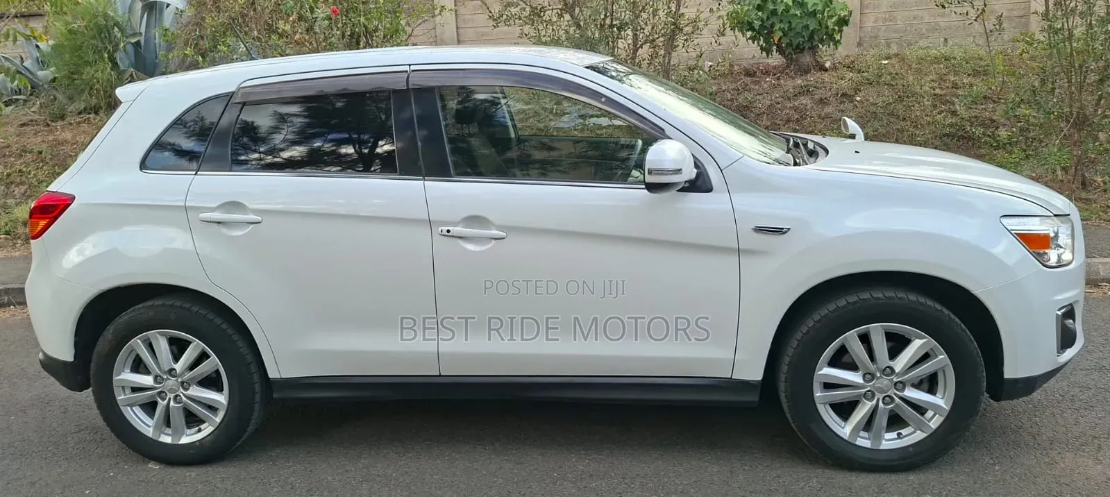 Mitsubishi RVR 2013 White