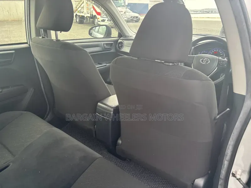 Toyota Axio 2019 Silver
