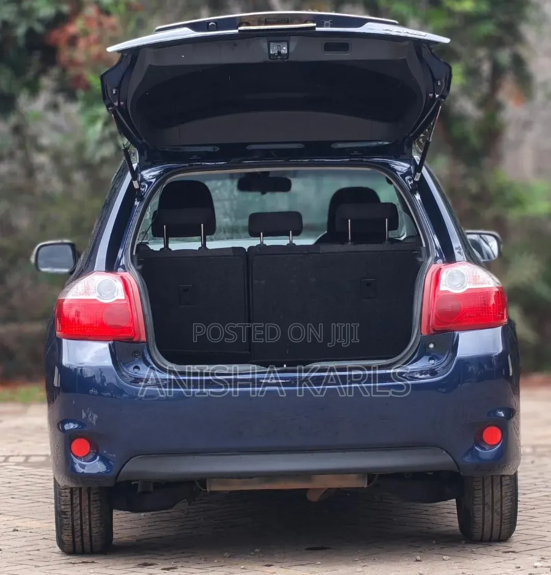 Toyota Auris 2012 Blue