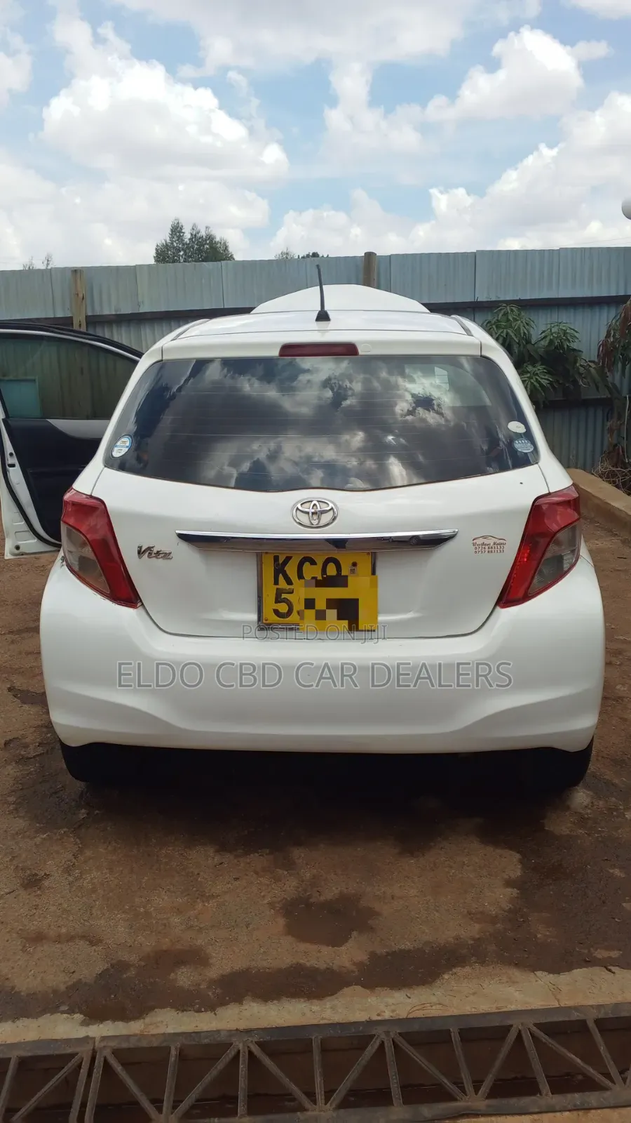 Toyota Vitz 2011 White