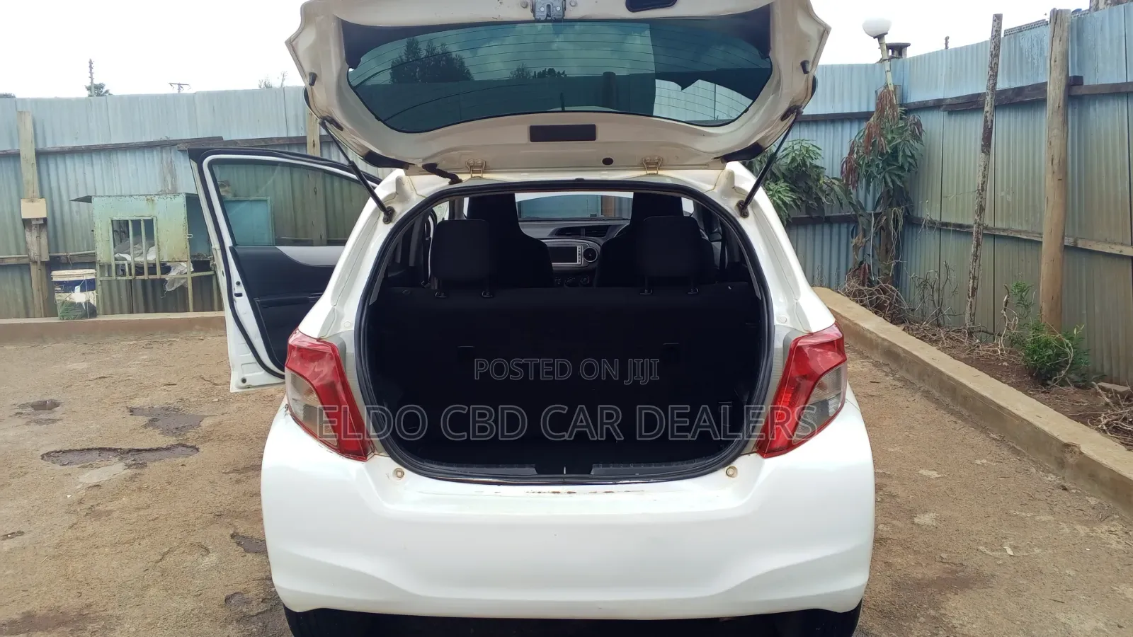Toyota Vitz 2011 White