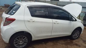 Toyota Vitz 2011 White