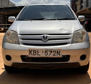 Toyota IST 2004 Silver