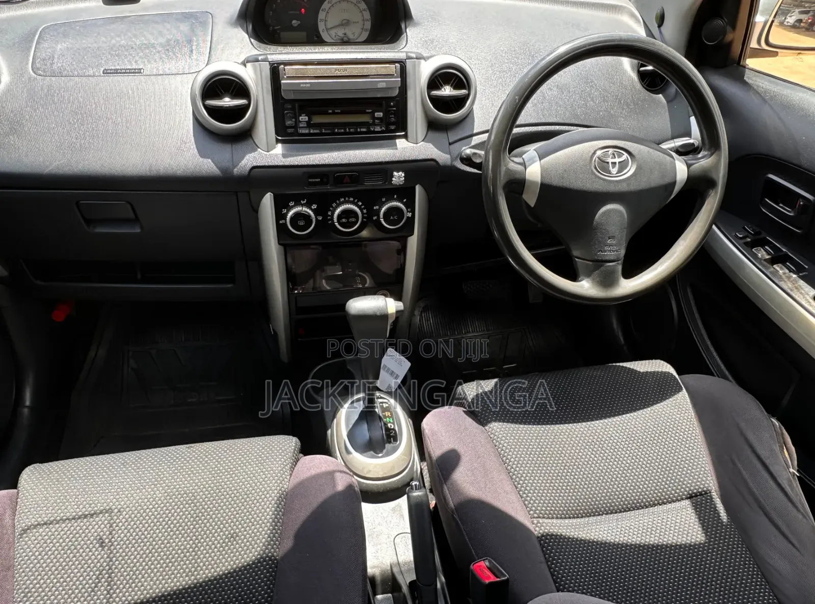 Toyota IST 2004 Silver
