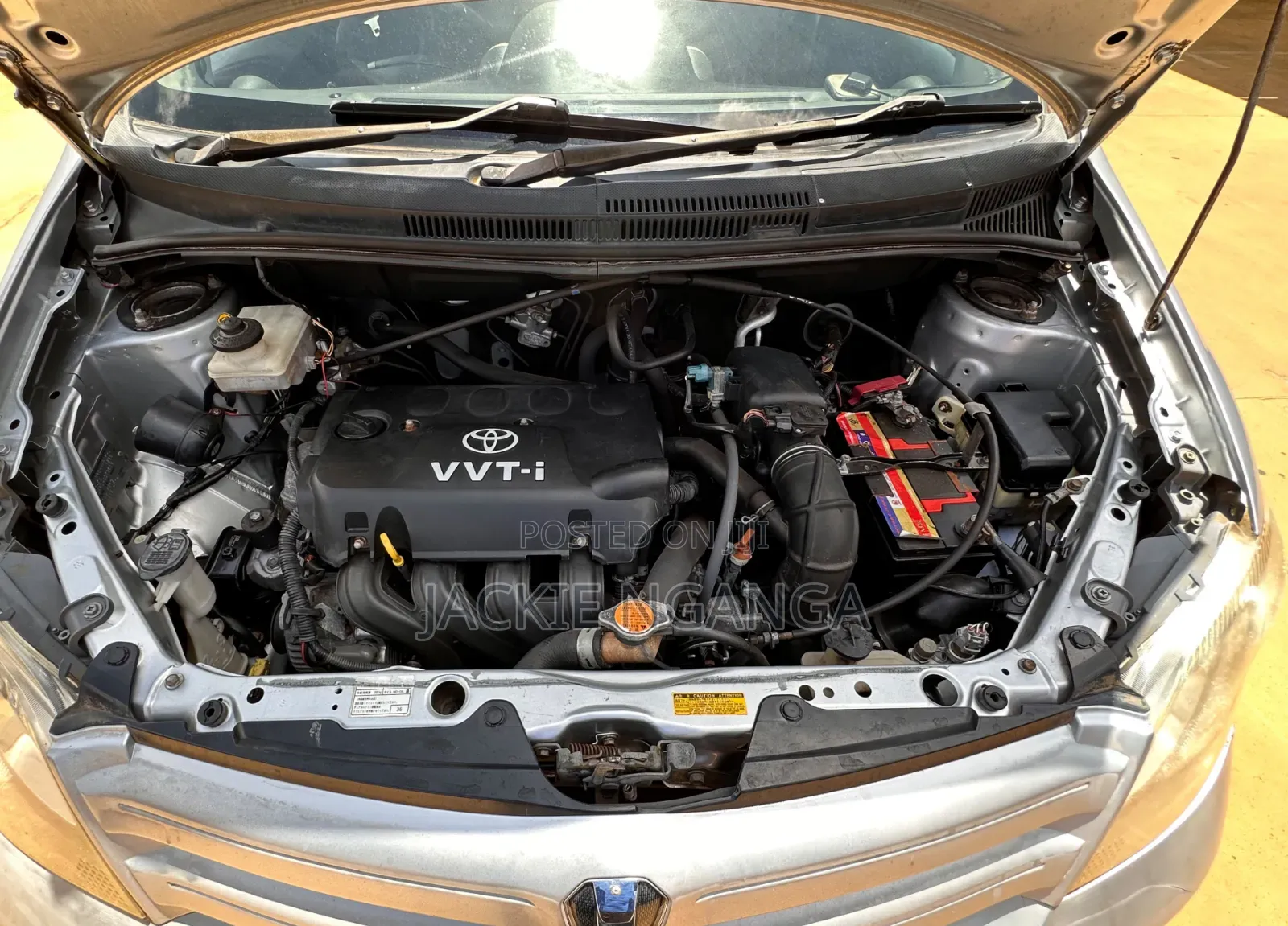 Toyota IST 2004 Silver