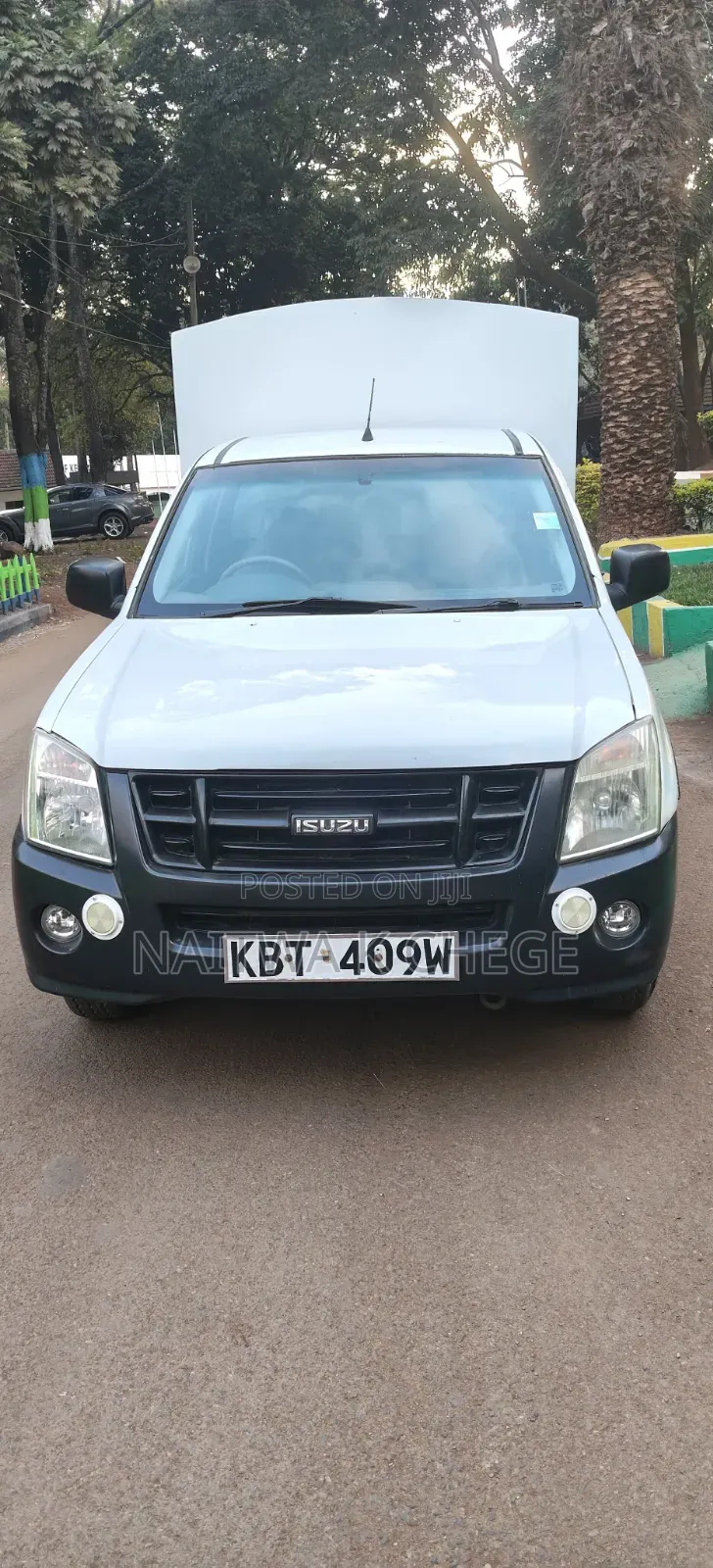 Isuzu D-MAX 2012 White