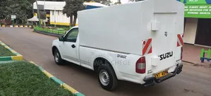 Isuzu D-MAX 2012 White