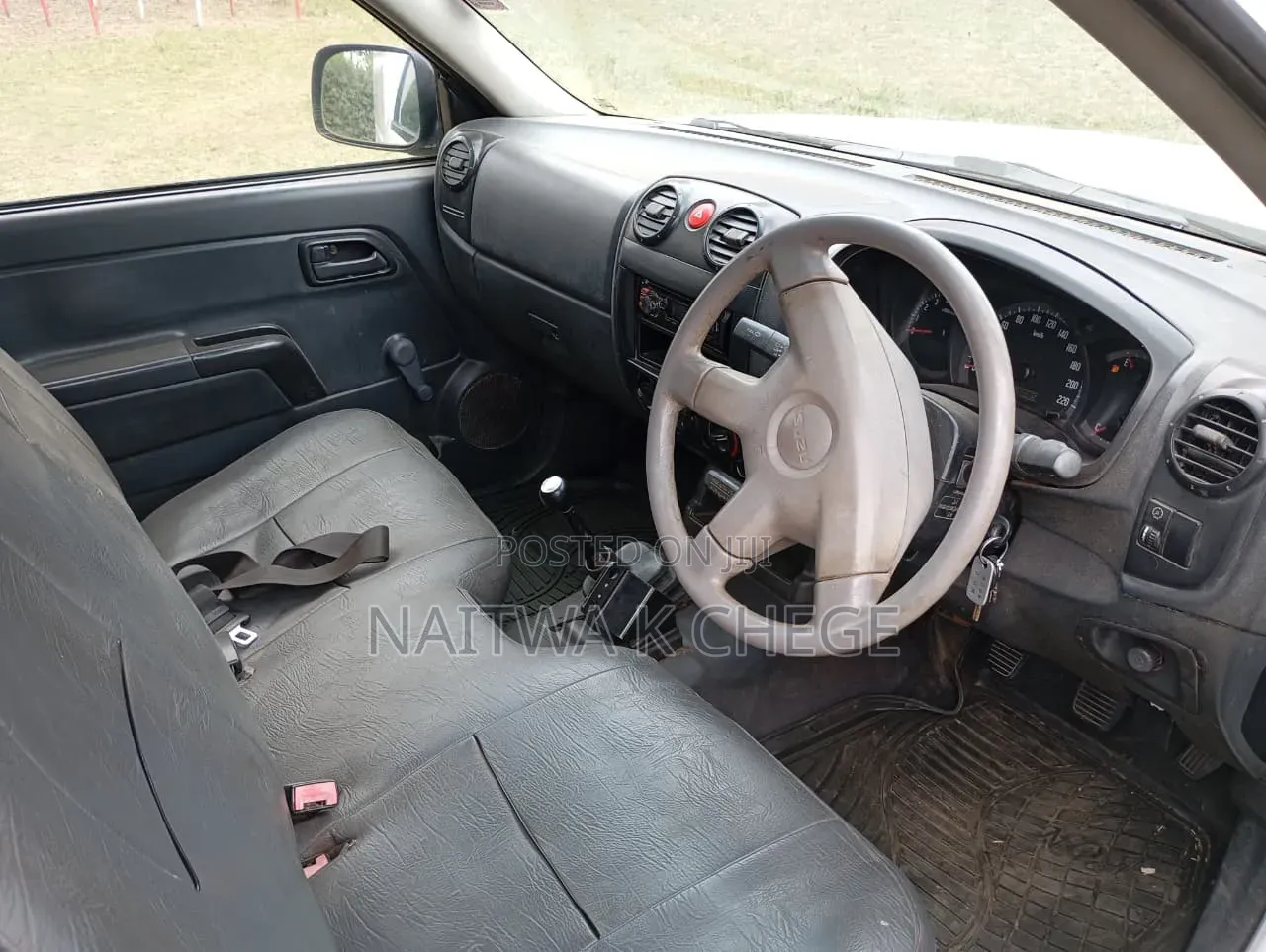 Isuzu D-MAX 2012 White