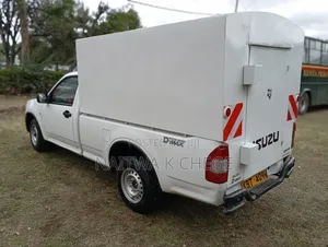 Isuzu D-MAX 2012 White