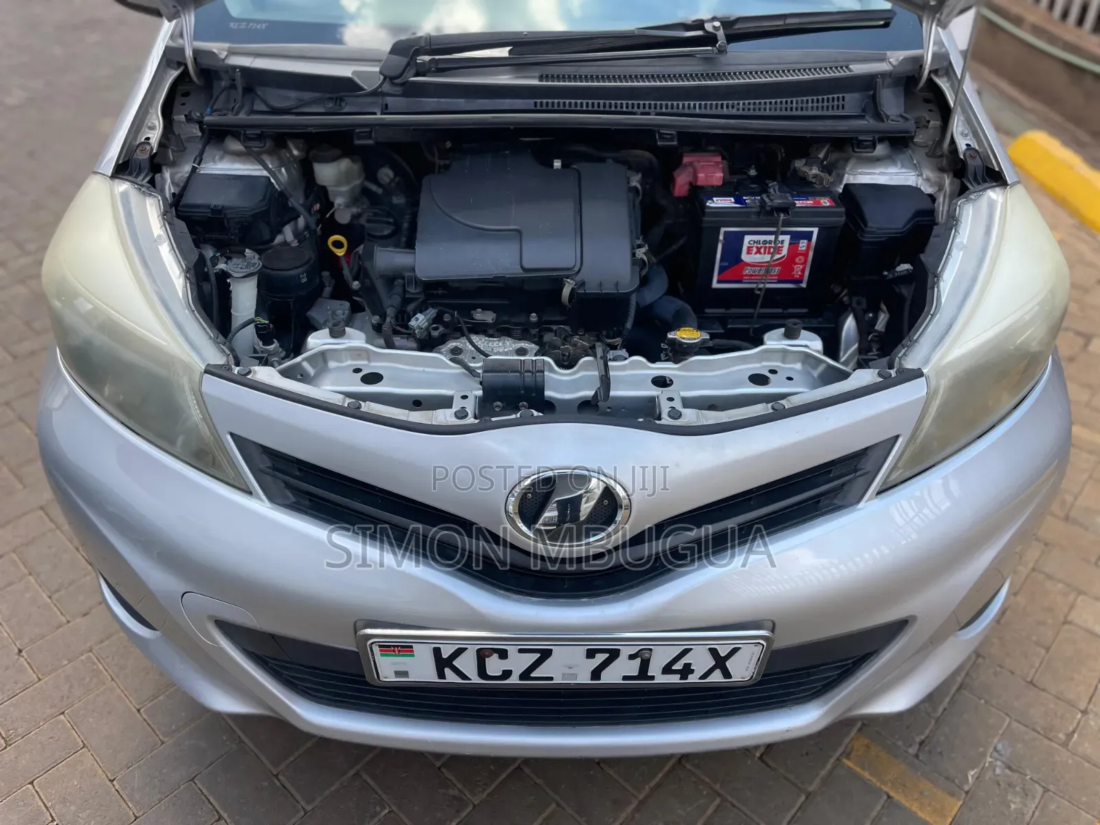 Toyota Vitz 2013 Silver