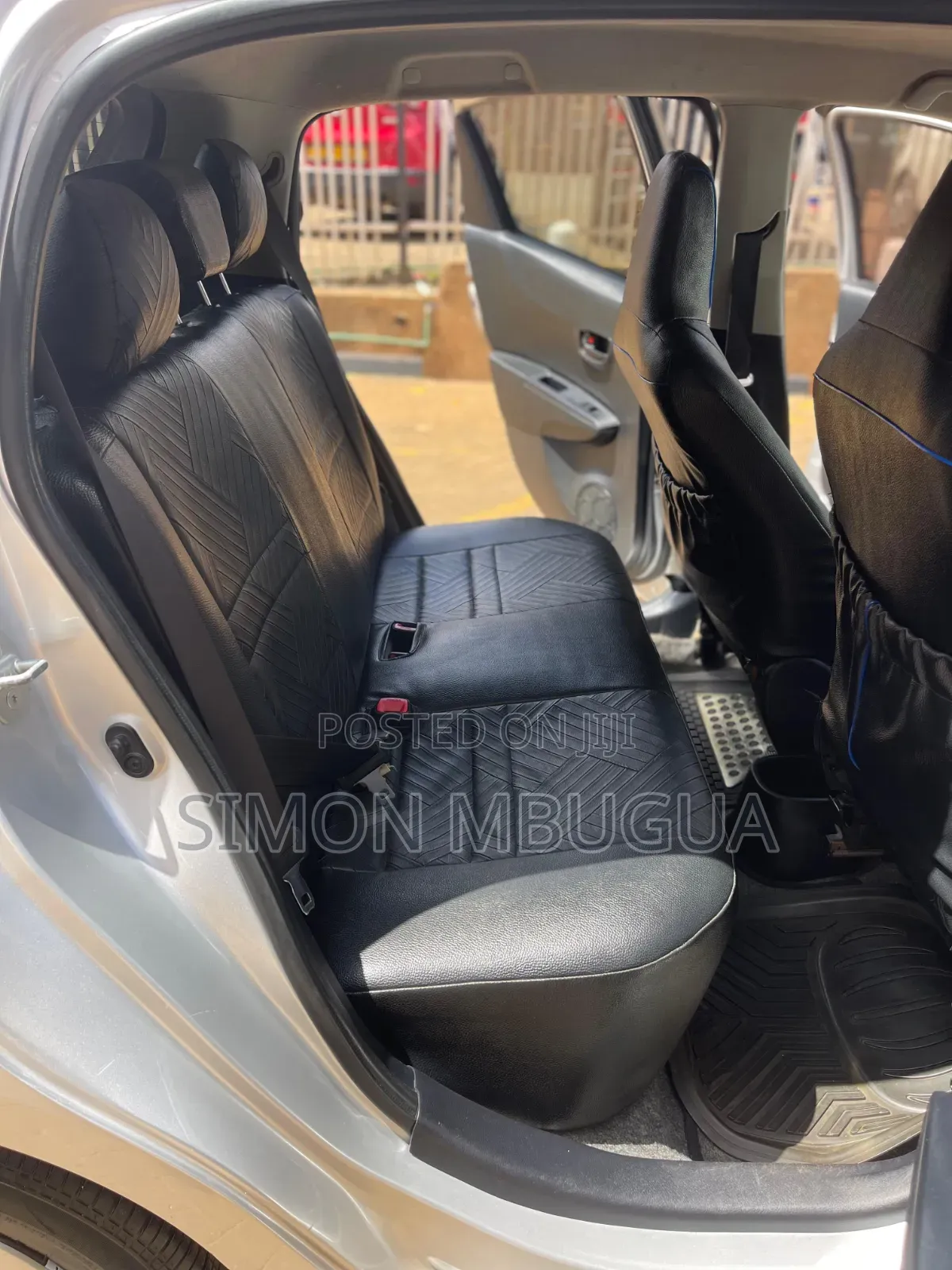 Toyota Vitz 2013 Silver