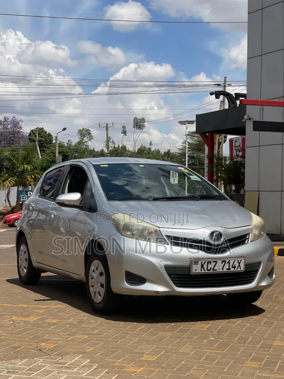 Toyota Vitz 2013 Silver
