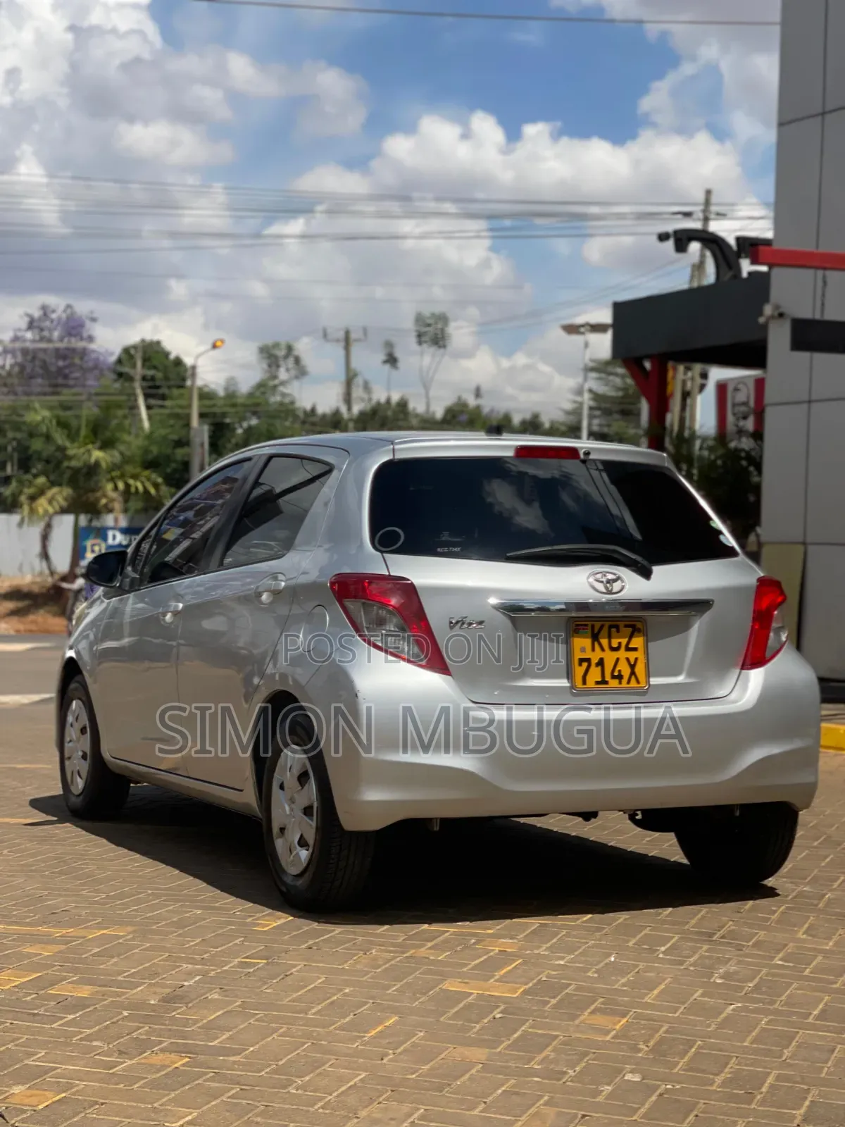 Toyota Vitz 2013 Silver