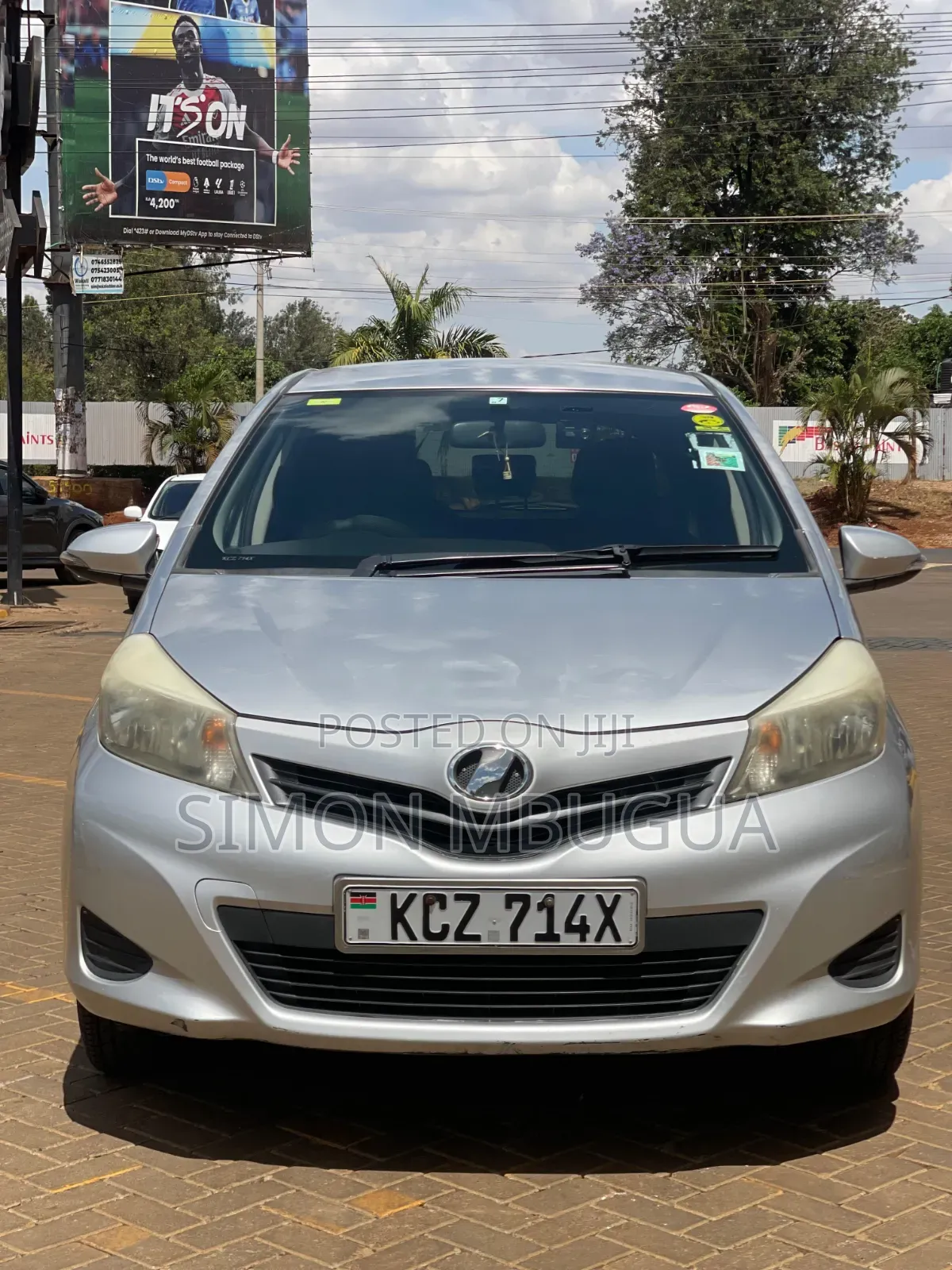 Toyota Vitz 2013 Silver