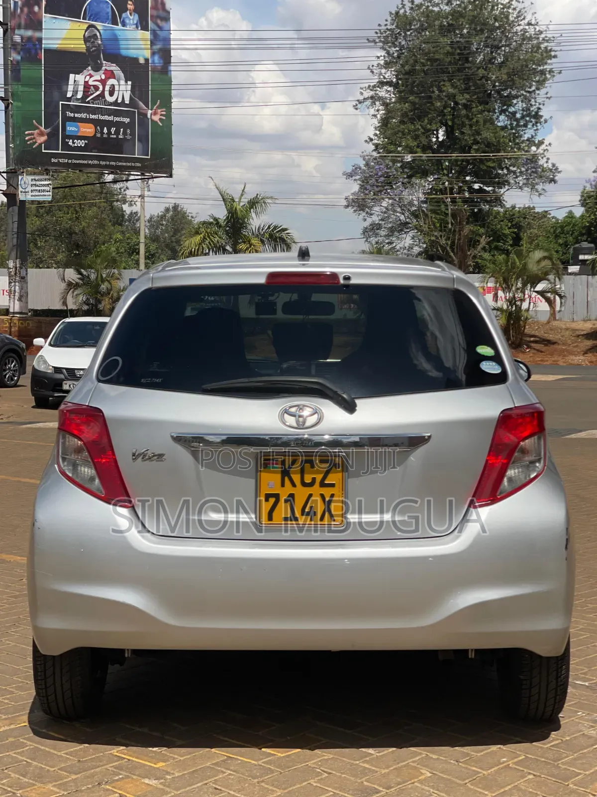 Toyota Vitz 2013 Silver