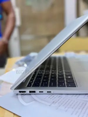 Laptop HP EliteBook 830 G9 8GB Intel Core i5 SSD 256GB