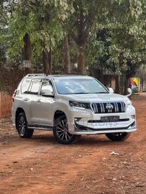 Toyota Land Cruiser Prado 2.8 2018 White