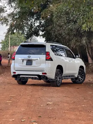 Toyota Land Cruiser Prado 2.8 2018 White