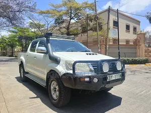 Toyota Hilux 3.0 D-4D 4x4 2015 White