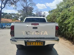 Toyota Hilux 3.0 D-4D 4x4 2015 White