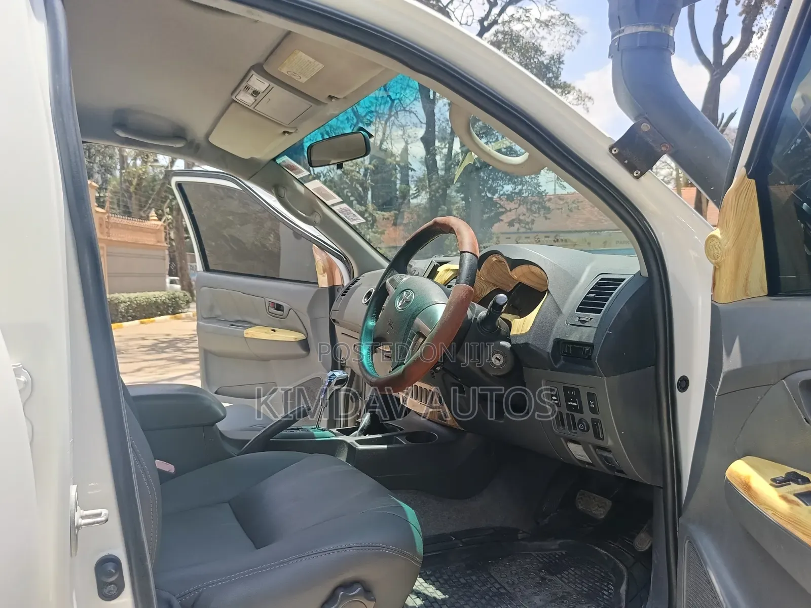 Toyota Hilux 3.0 D-4D 4x4 2015 White