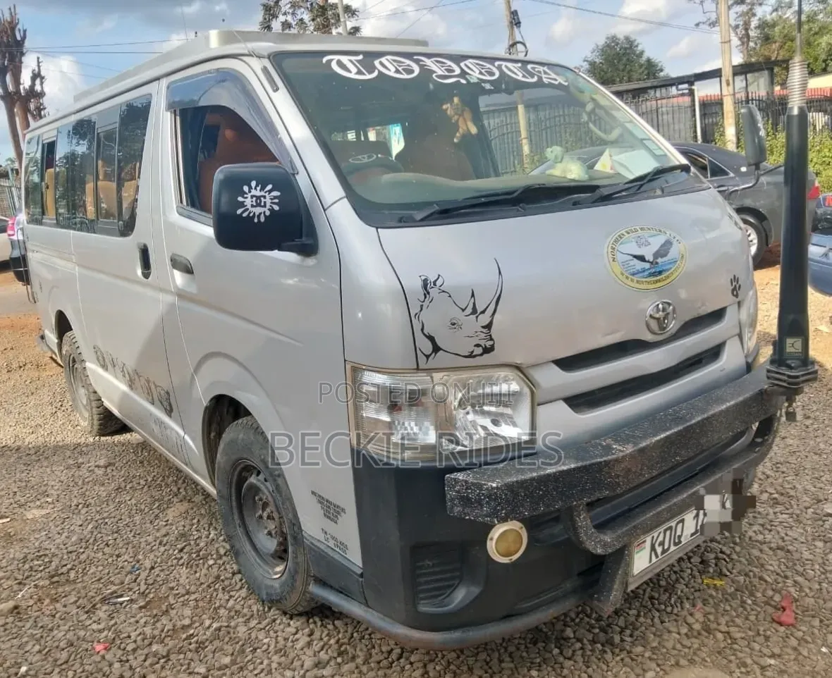 Toyota HiAce 2017 Silver