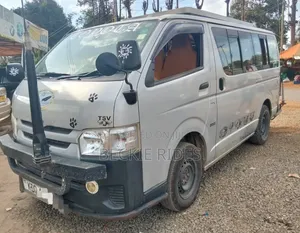 Toyota HiAce 2017 Silver