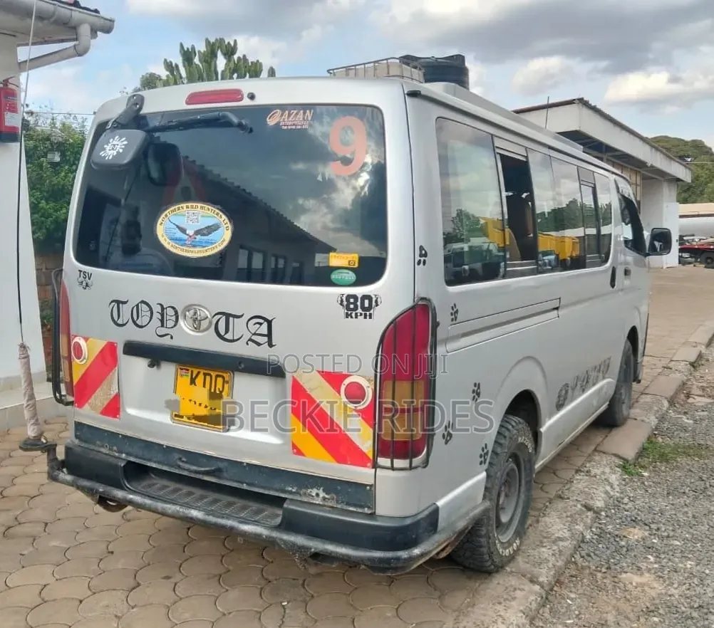 Toyota HiAce 2017 Silver