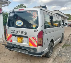 Toyota HiAce 2017 Silver