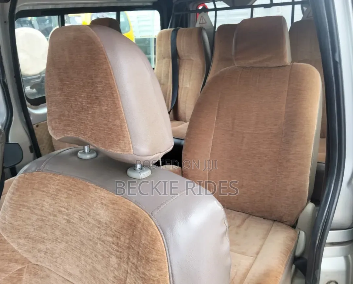 Toyota HiAce 2017 Silver