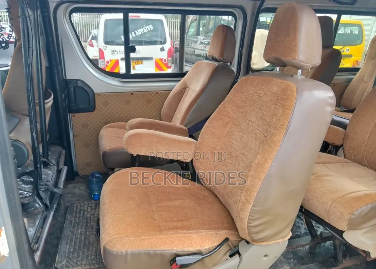 Toyota HiAce 2017 Silver