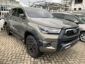 Toyota Hilux Revo Double Cab Deisel 2.8 RWD 2019 Green