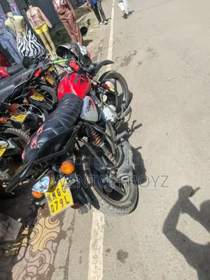 Bajaj Boxer 125 2024 Red