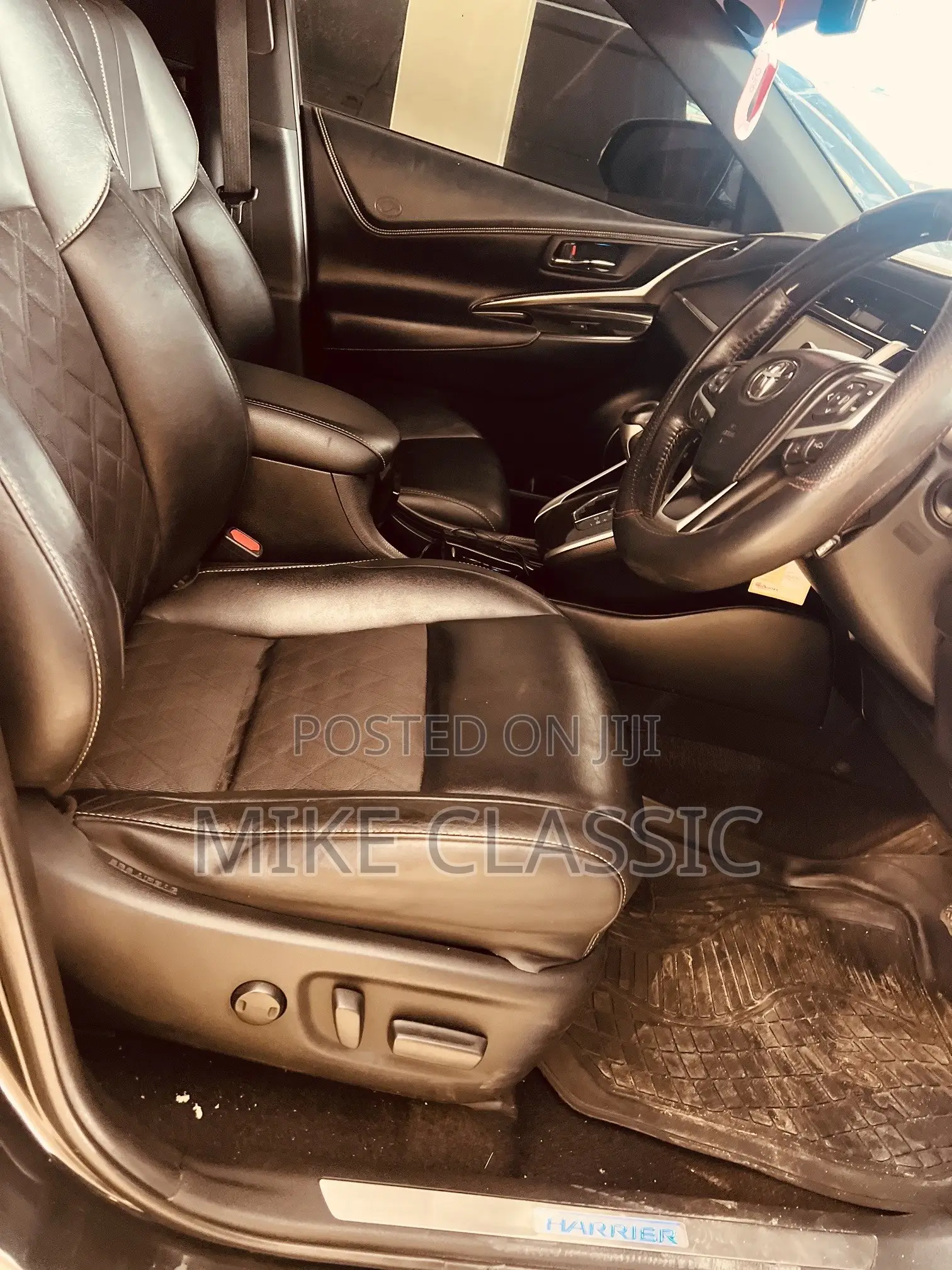 Toyota Harrier 2.0 2018 Black