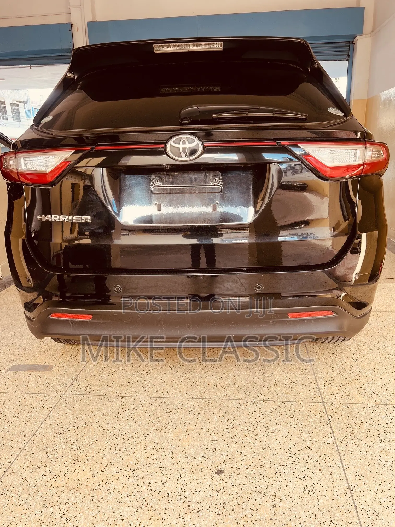 Toyota Harrier 2.0 2018 Black