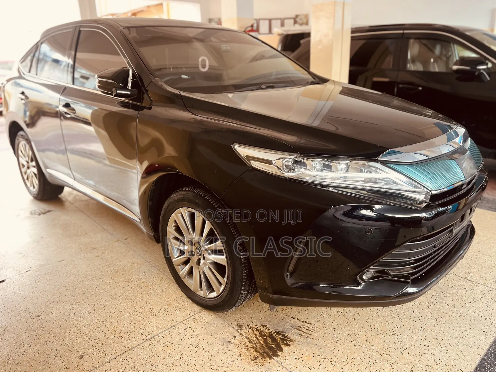 Toyota Harrier 2.0 2018 Black