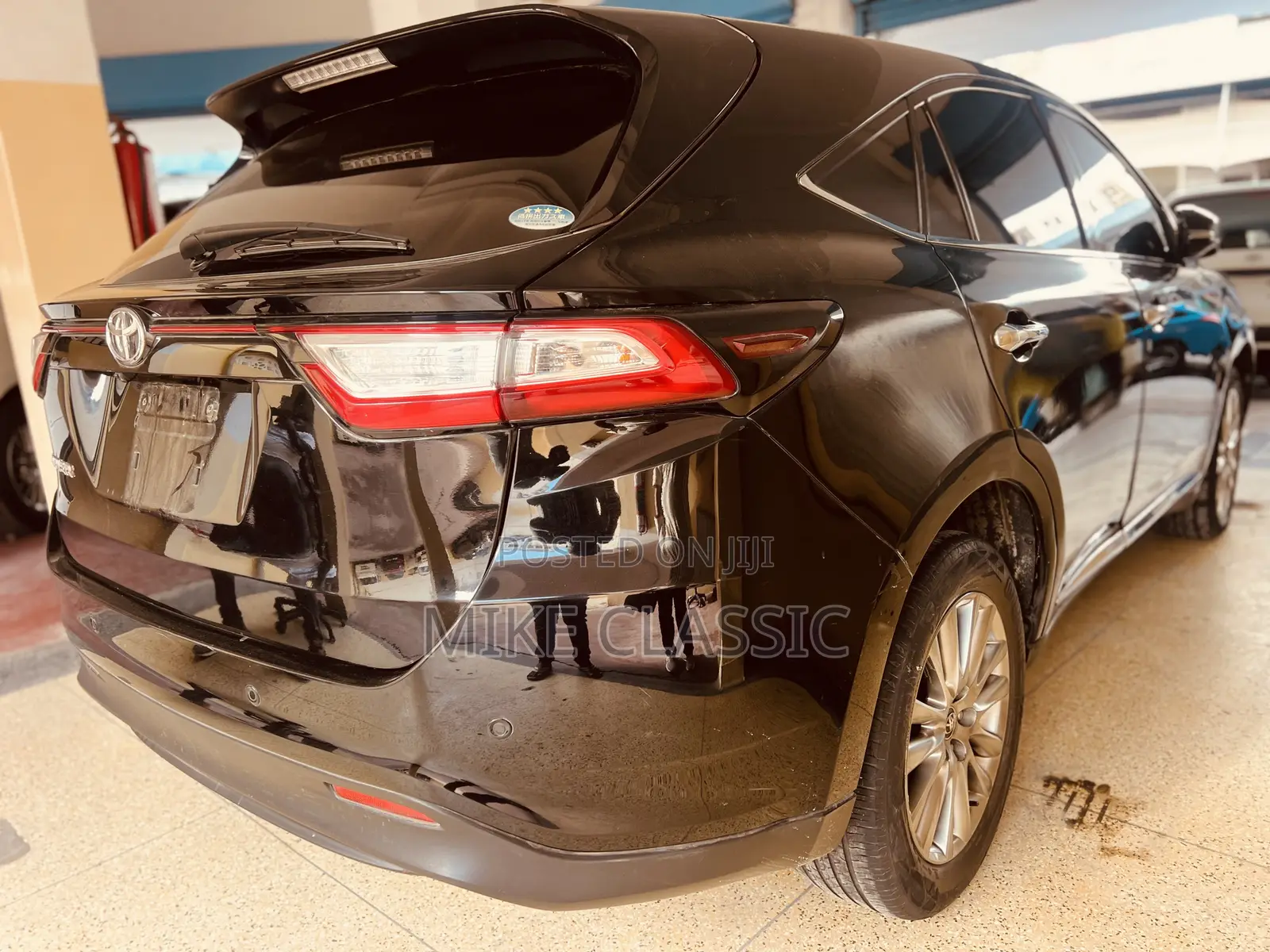 Toyota Harrier 2.0 2018 Black