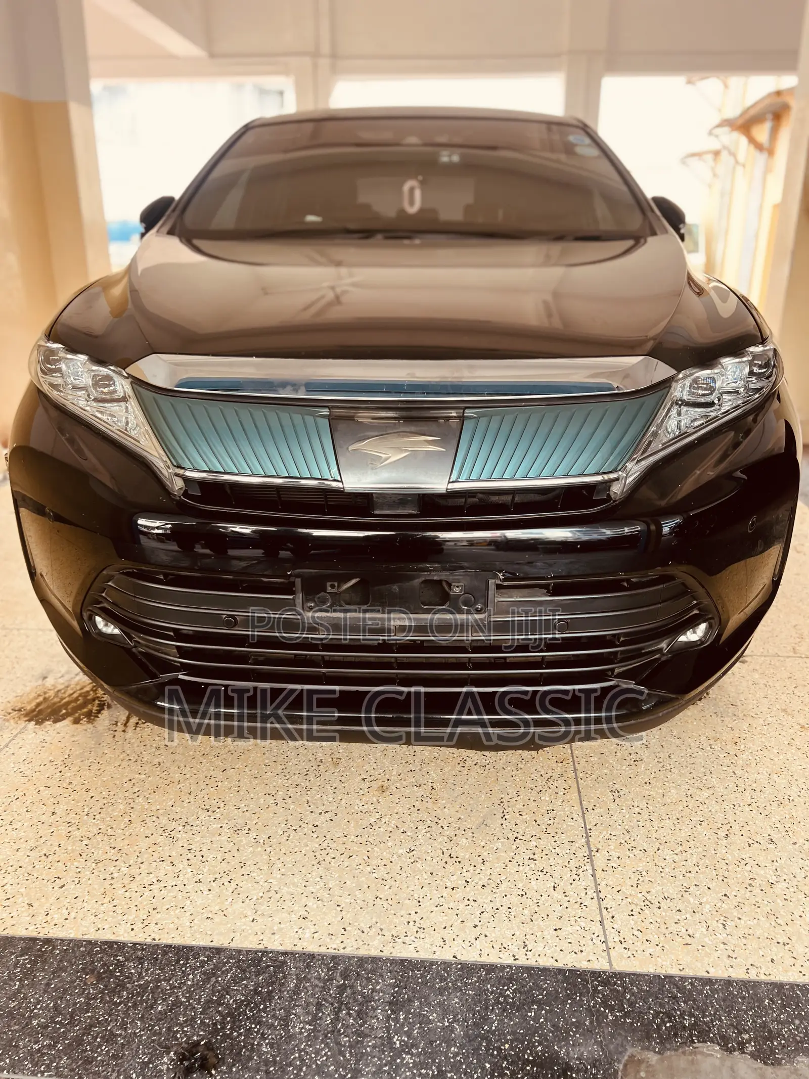 Toyota Harrier 2.0 2018 Black