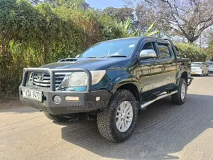 Toyota Hilux 3.0 D-4D 4x4 2013 Green