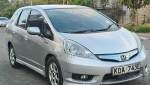 Honda Fit Shuttle 2014 Silver