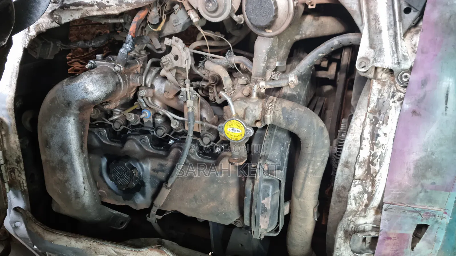 Toyota HiAce 2001 Yellow