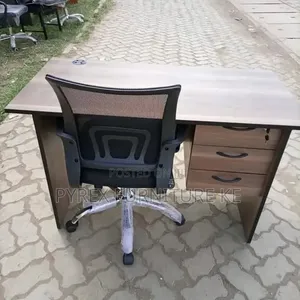 Walnut Finish Single Pedestal Office Table