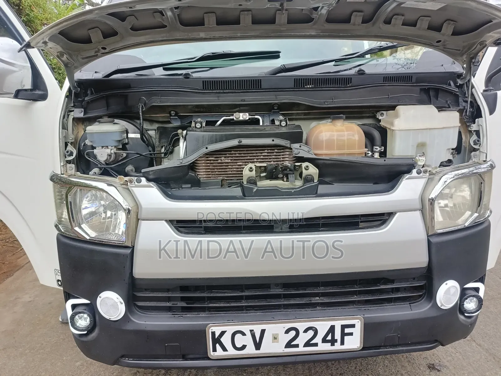 Toyota HiAce 2012 White