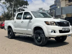 Toyota Hilux 2013 White
