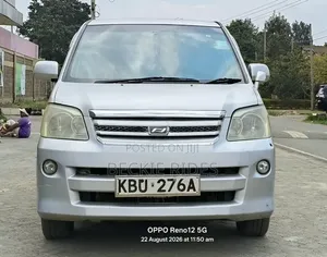Toyota Noah 2005 Silver