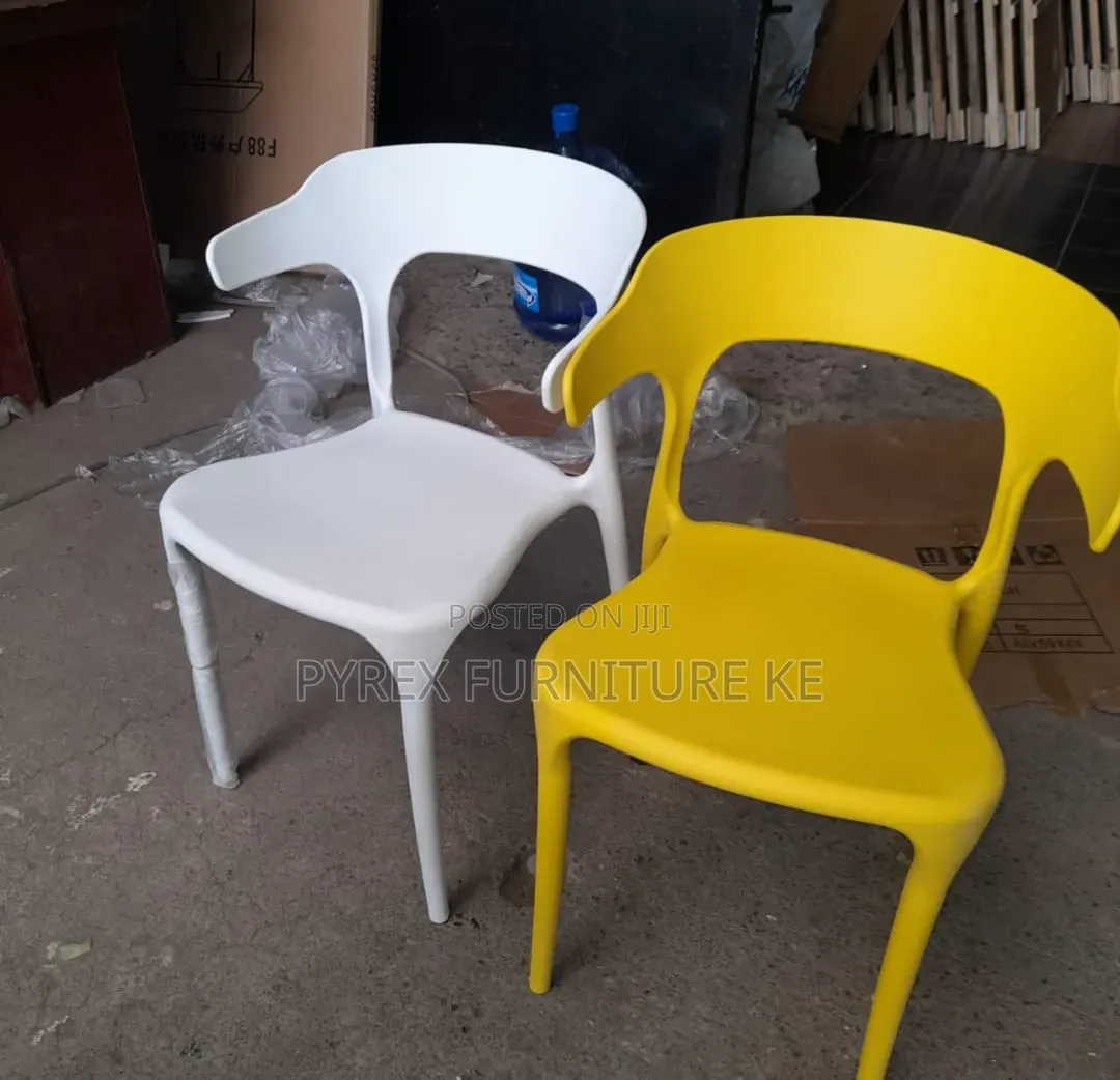 Minimalist Restaurant Side Chairs