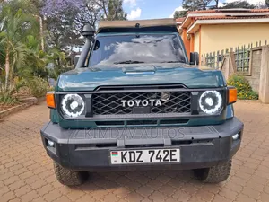 Toyota Land Cruiser 79 Series 2014 Green